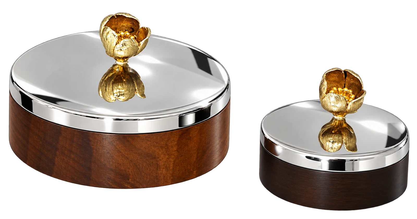 Deux boîtes rondes en bois avec couvercles miroir et ornements floraux dorés