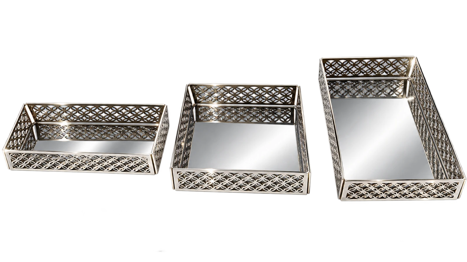 Trois plateaux rectangulaires miroir avec des bordures ajourées en treillis